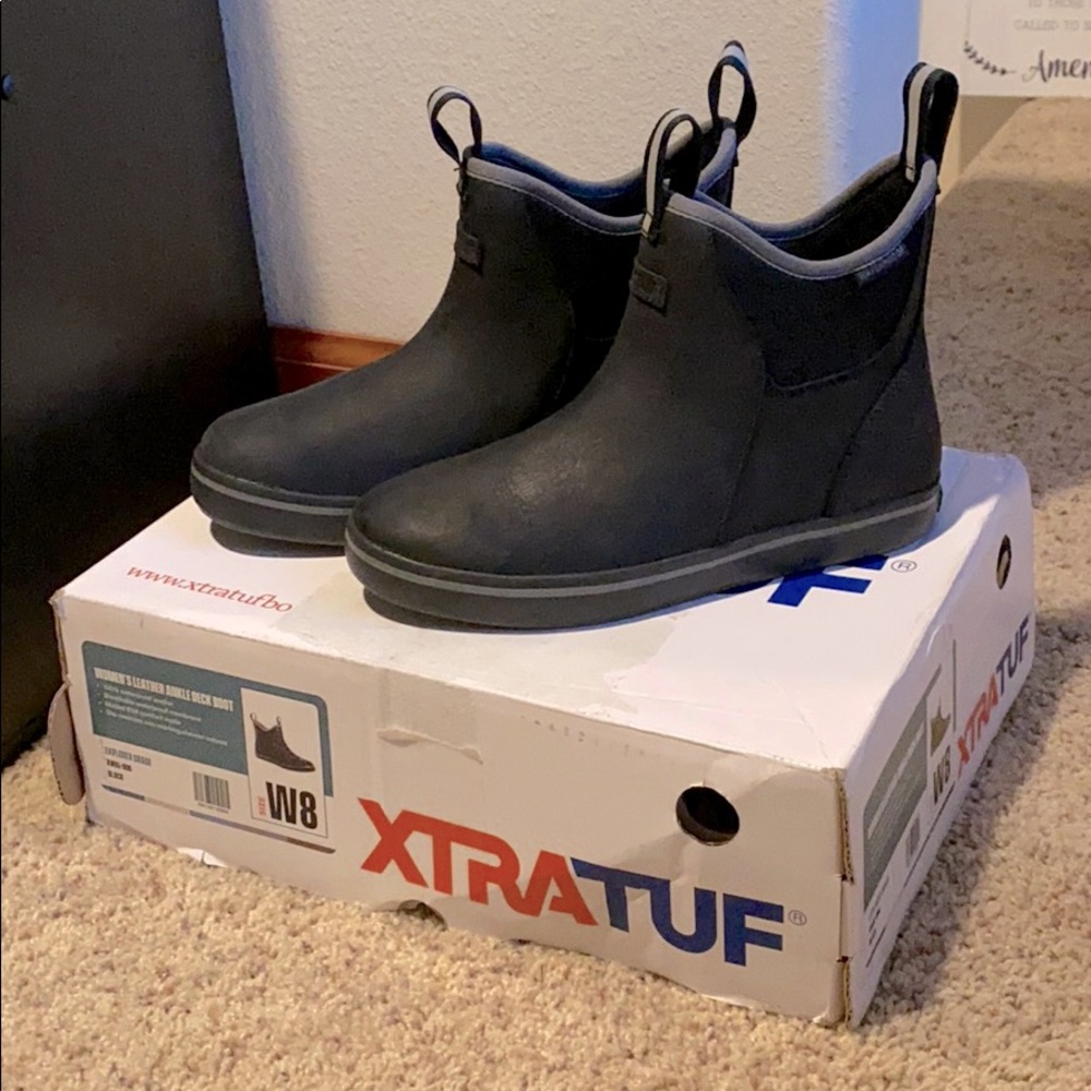 Xtratuf leather 6 in ankle deck boot